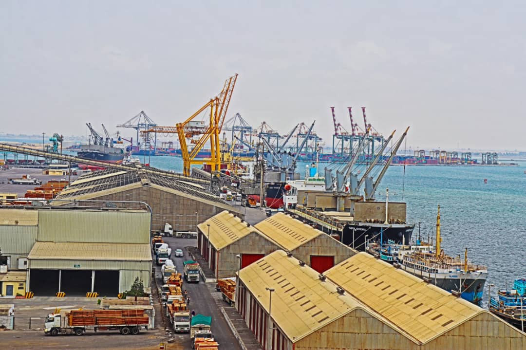 ميناء #عدن يحقق أعلى أرقامه القياسية في مناولة البضائع الجافة خلال 2019