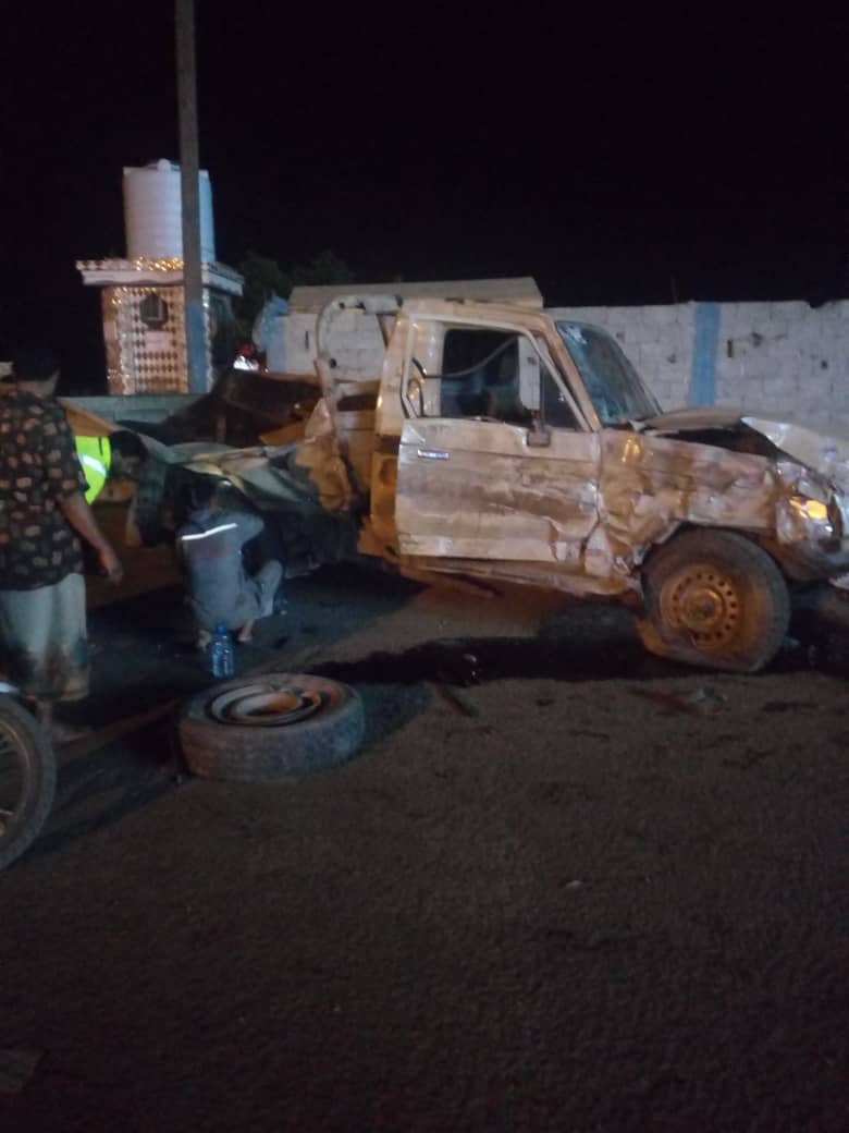 عاجل : وفاة 5 اشخاص بحادث مروري مروع في لحج