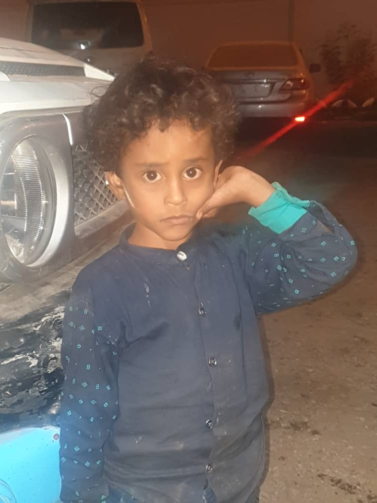 العثور على طفل ضائع في عدن ودعوات للتعرف على اسرته