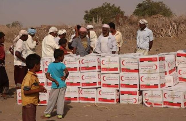 بمناسبة شهر رمضان .. هلال الإمارات يُقدم مساعدات غذائية لسكان حيس في الحديدة