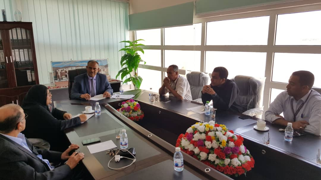 مناقشة اليات تحسين الخدمات لمسافري اليمنية عبر مطار سيئون الدولي