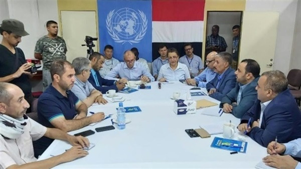 إتفاق بين الحكومة والحوثيين على نشر ضباط ارتباط لمنع خرق هدنة الحديدة