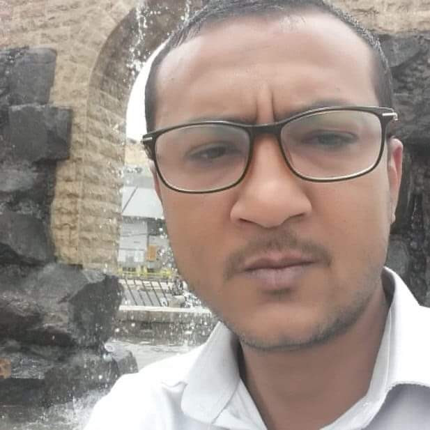وفاة صحفي يمني عقب معاناة مع المرض بصنعاء