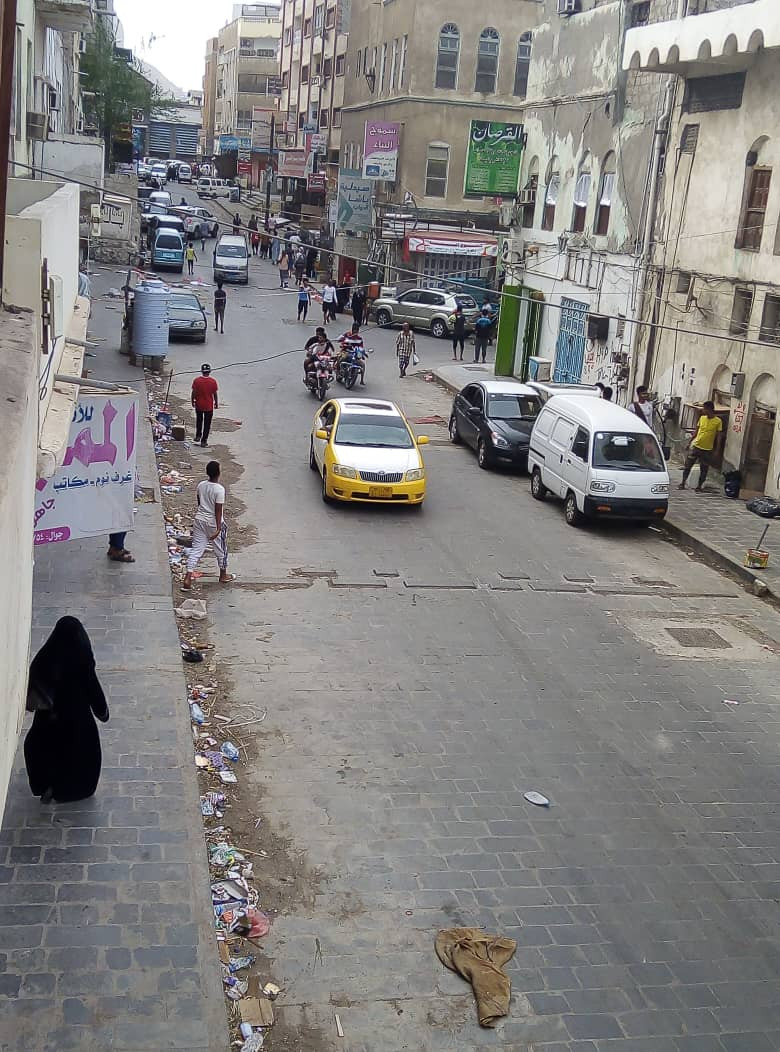 مصدر:الحكومة اليمنية تحرص على استمرار تموين السوق المحلية بالمواد النفطية