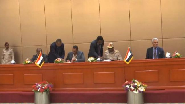 طارق صالح يعلق على توقيع السودان وثيقتي الاتفاق السياسي والإعلان الدستوري