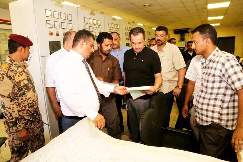 مصدر مسؤول يوضح أسباب تردي خدمة الكهرباء في العاصمة عدن والمحافظات المحررة
