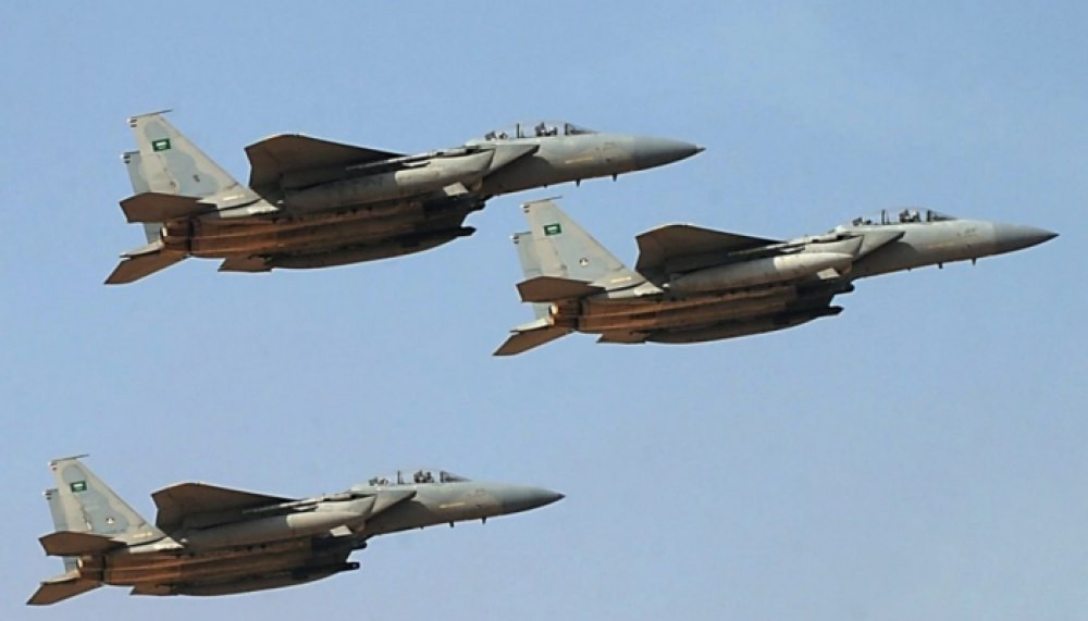 عاجل :مقاتلات التحالف تشن غارات جديدة على مواقع الحوثي في الحديدة