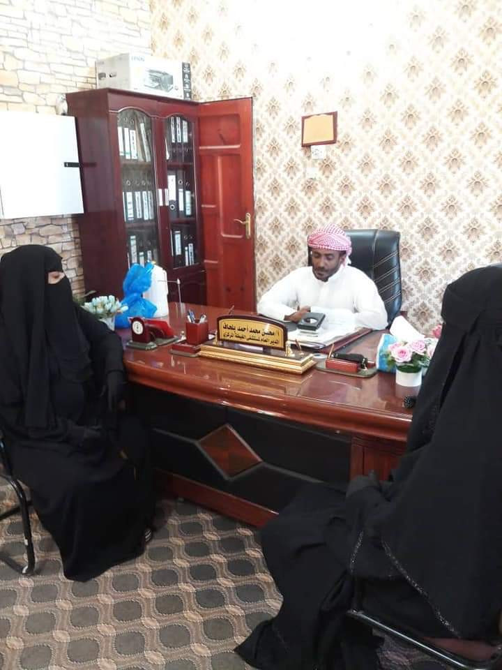 الإدارة العامة لتنمية المرأة بالمهرة تزور مستشفى الغيضة ضمن حملتها التوعوية حول سرطان الثدي