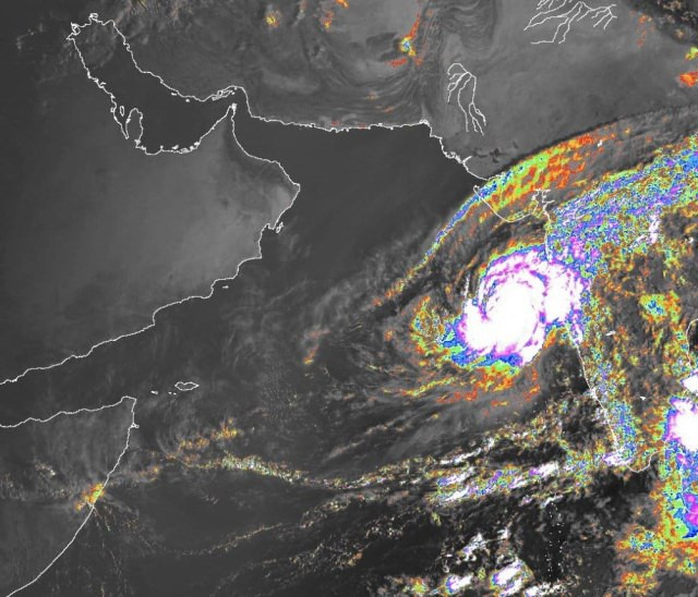 تشكيل لجنة طوارئ بمحافظة لحج لمواجهة اعصار "كيار"