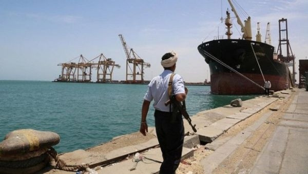 عاجل : الحوثي يحتجز سفينة حربية قبالة سواحل البحر الاحمر والتحالف يعلق