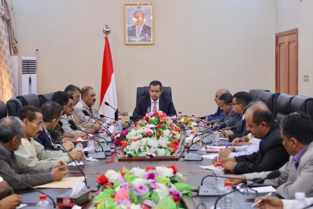 رئيس الوزراء يلتقي قيادة محافظة الضالع